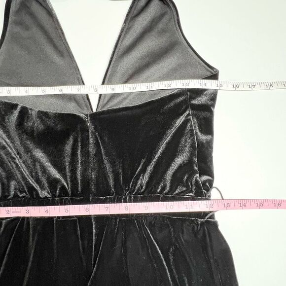 Banana Republic Factory Black Velvet Halter Neck Jumpsuit 2P 2 Petite - Picture 10 of 13